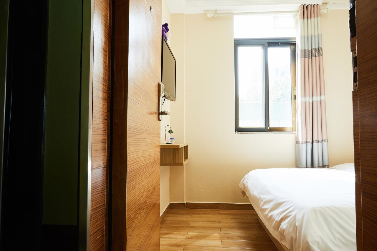 Starry Hotel Guangzhou Buitenkant foto